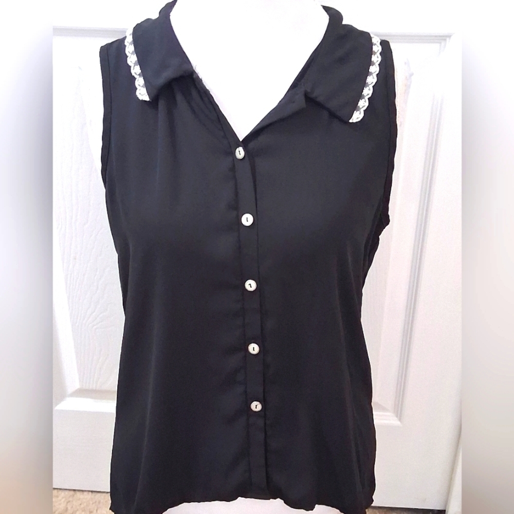Mauve Sleeveless Tunic With Lace Detail   Size M